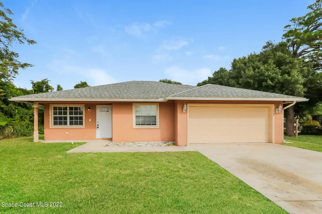 7902 Pacific Avenue Fort Pierce FL 34951