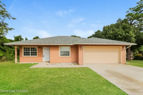 7902 Pacific Avenue Fort Pierce FL 34951