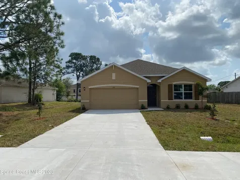 482 Americana Boulevard NW Palm Bay FL 32907