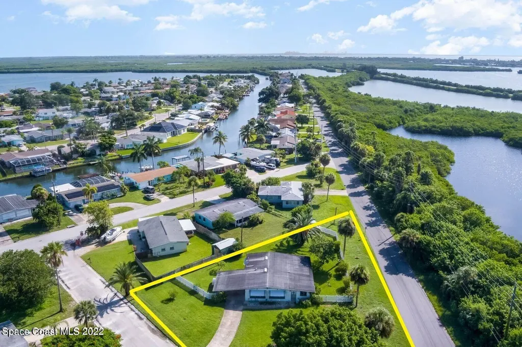 818 9th Street Merritt Island FL 32953