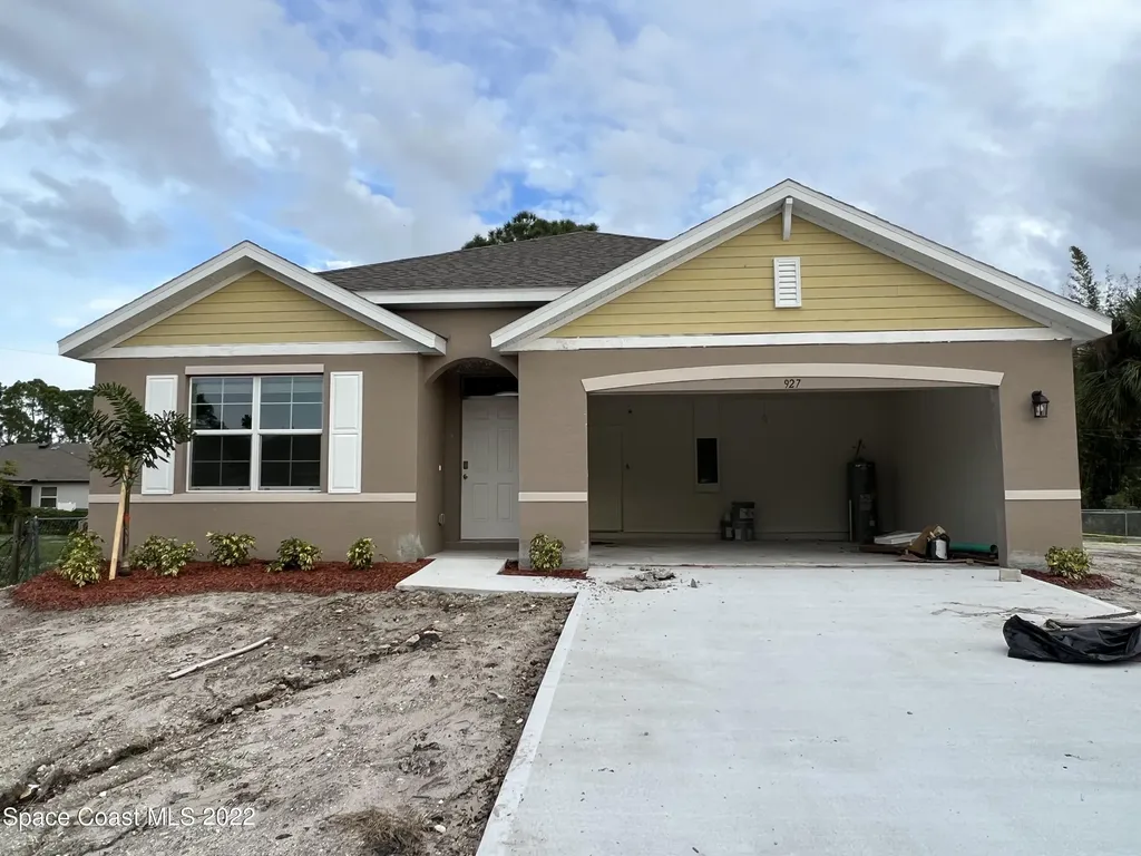 927 Colonial Avenue SE Palm Bay FL 32909
