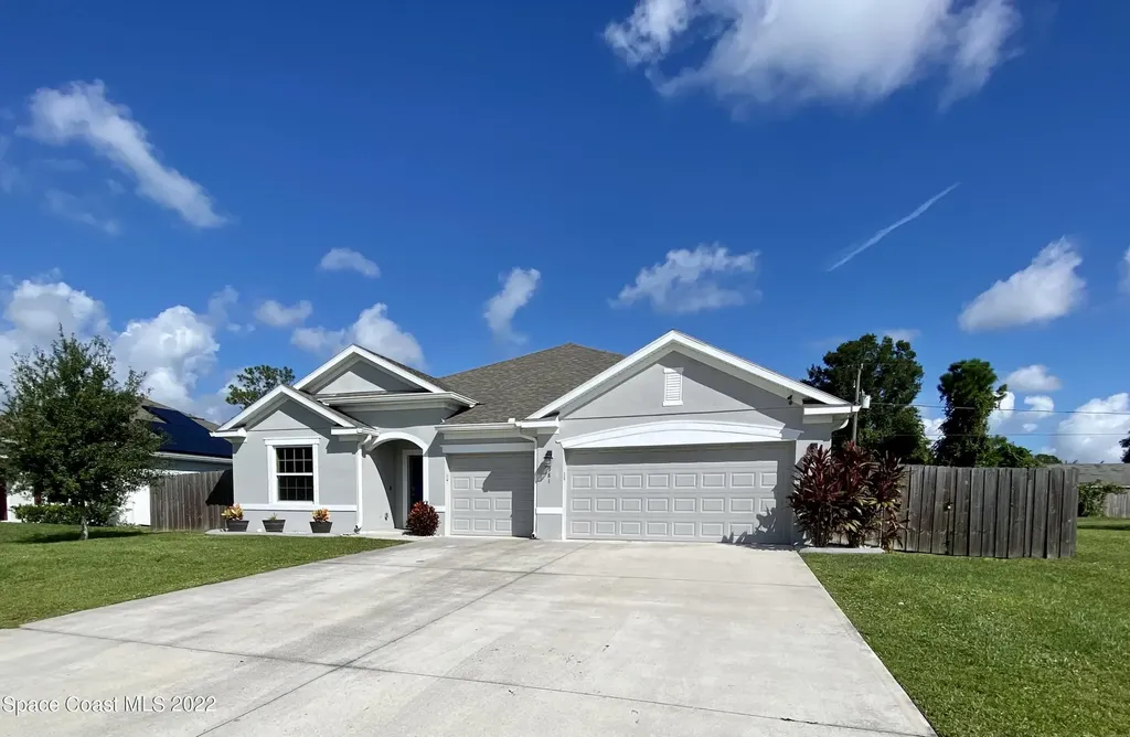 981 Hosbine Street SE Palm Bay FL 32909