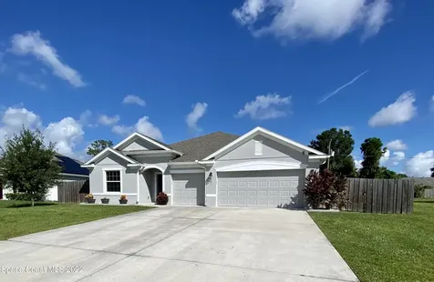 981 Hosbine Street SE Palm Bay FL 32909
