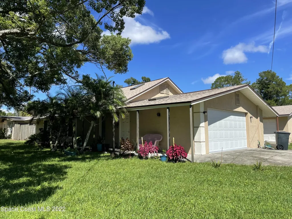 161 E 7th Street Chuluota FL 32766