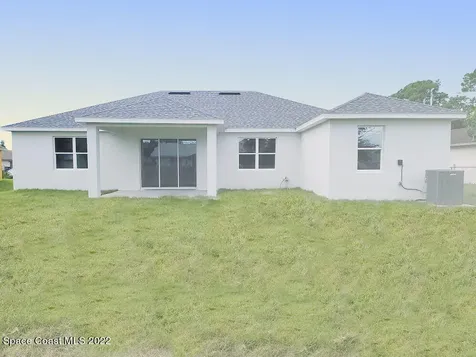 1823 Macklin Street NW Palm Bay FL 32907