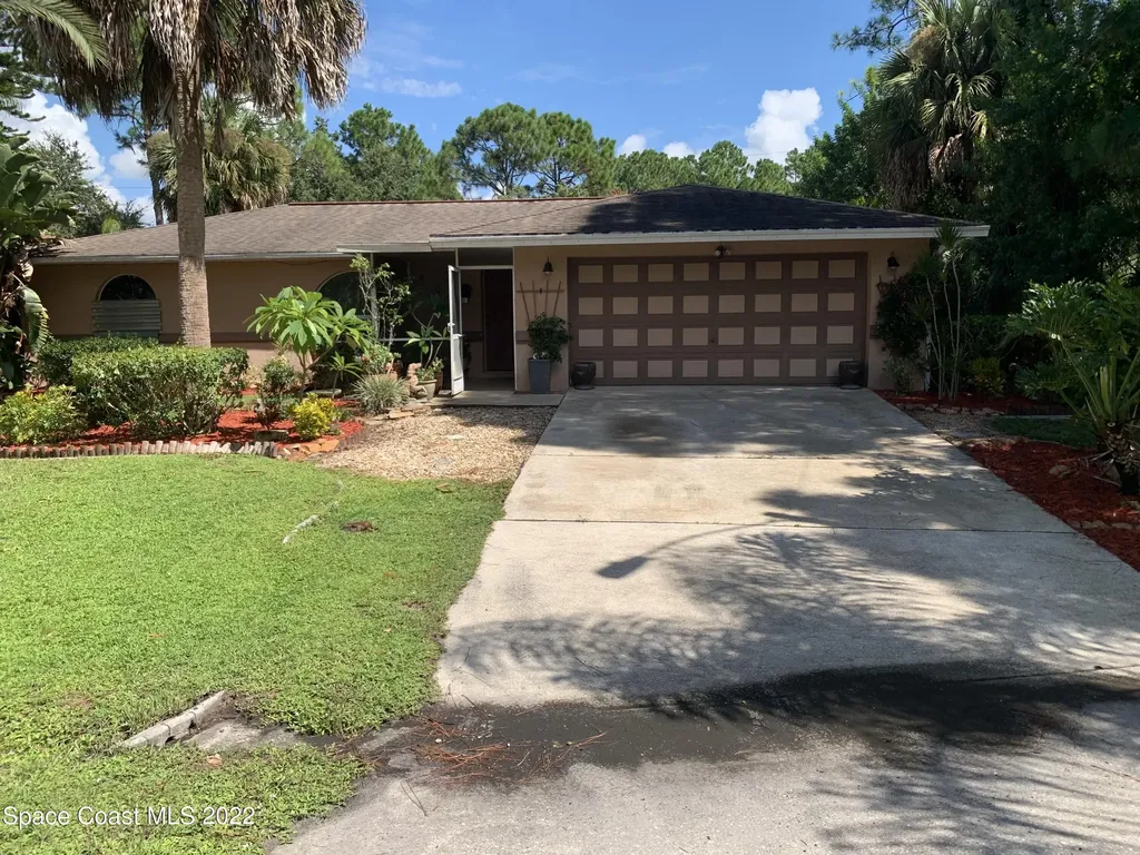 596 Geiger Court NW Palm Bay FL 32907