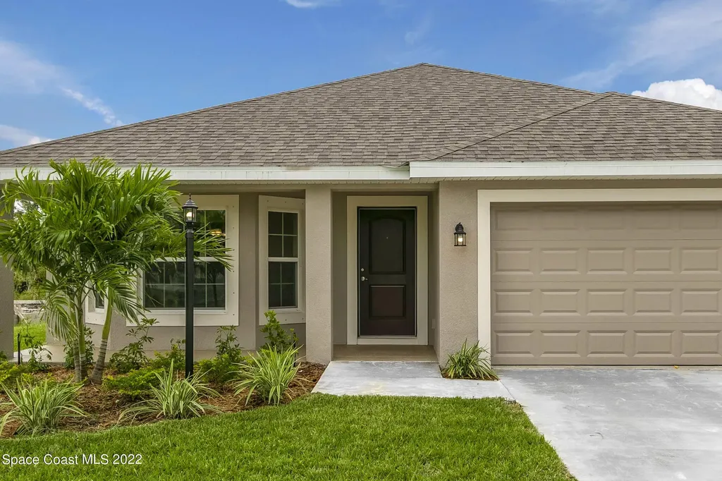 2563 Pinwherry Street NW Palm Bay FL 32907