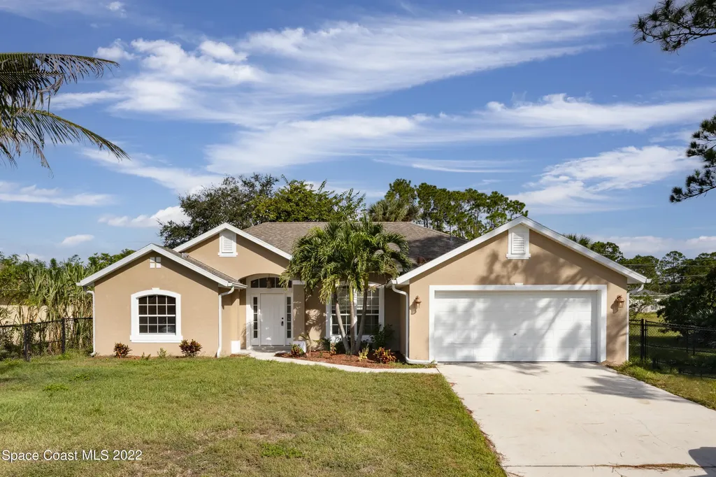 1873 Heartwellville Street NW Palm Bay FL 32907