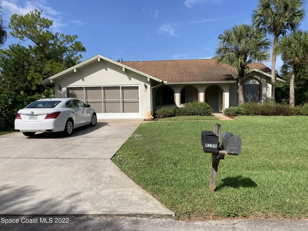 743 Chateau Street SE Palm Bay FL 32909