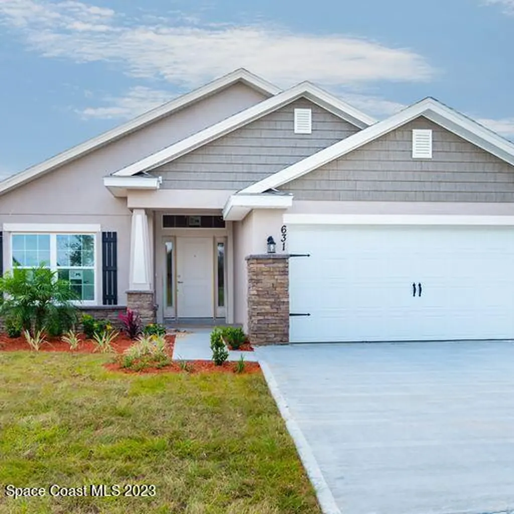 2560 Roygaris Street NW Palm Bay FL 32907