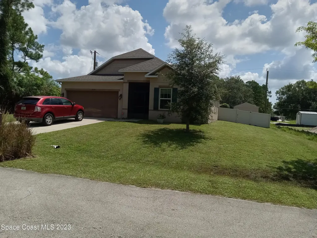 1015 Cloverleaf Avenue SE Palm Bay FL 32909