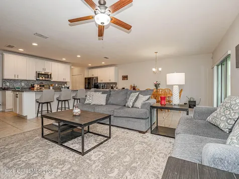 1015 Cloverleaf Avenue SE Palm Bay FL 32909