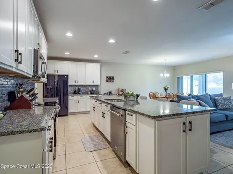 1015 Cloverleaf Avenue SE Palm Bay FL 32909