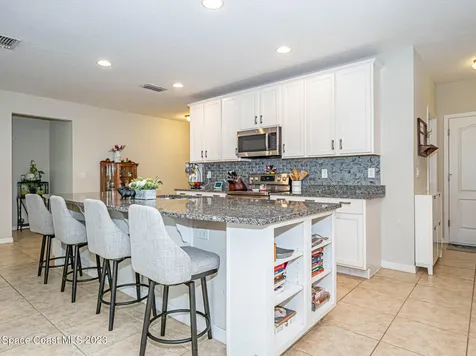 1015 Cloverleaf Avenue SE Palm Bay FL 32909