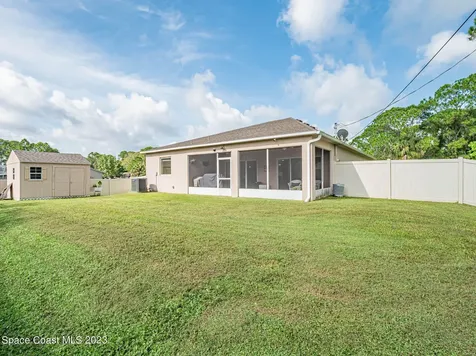1015 Cloverleaf Avenue SE Palm Bay FL 32909