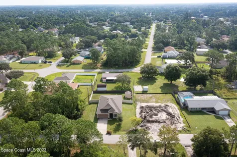 1015 Cloverleaf Avenue SE Palm Bay FL 32909