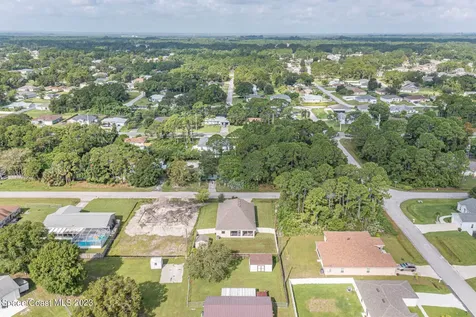 1015 Cloverleaf Avenue SE Palm Bay FL 32909