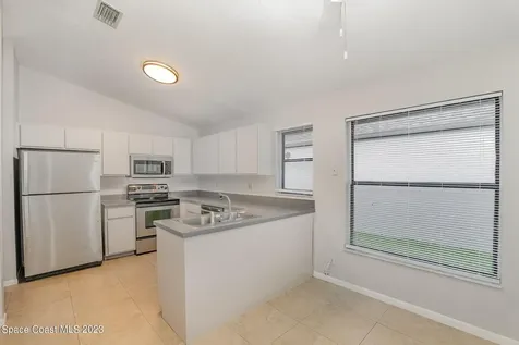 504 Oak Mont Place Melbourne FL 32940