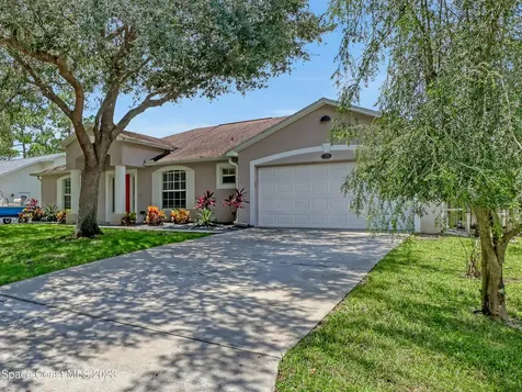 820 Hanau Avenue NW Palm Bay FL 32907
