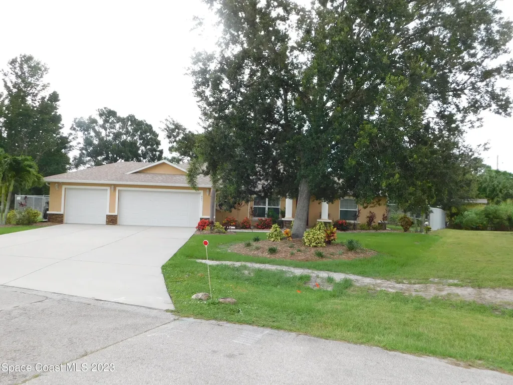 401 Inlet Avenue SE Palm Bay FL 32909