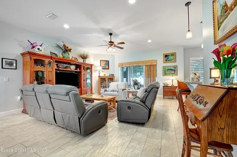 160 Via Catalano Court NE Palm Bay FL 32907