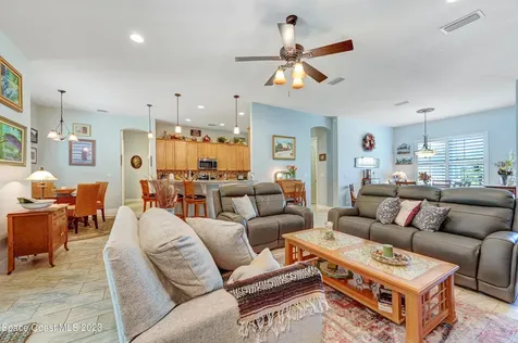160 Via Catalano Court NE Palm Bay FL 32907