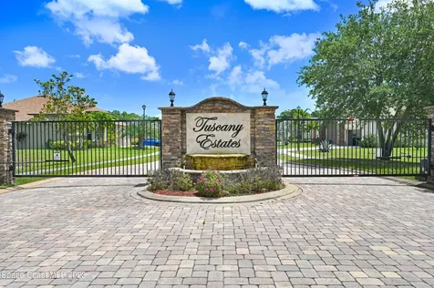 160 Via Catalano Court NE Palm Bay FL 32907