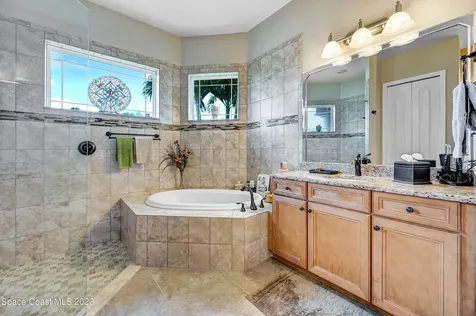 160 Via Catalano Court NE Palm Bay FL 32907