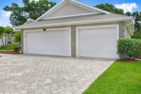 160 Via Catalano Court NE Palm Bay FL 32907