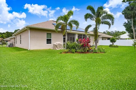 160 Via Catalano Court NE Palm Bay FL 32907