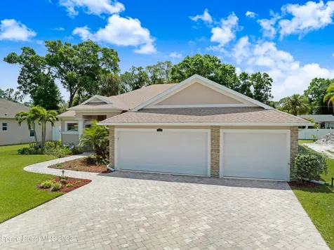 160 Via Catalano Court NE Palm Bay FL 32907