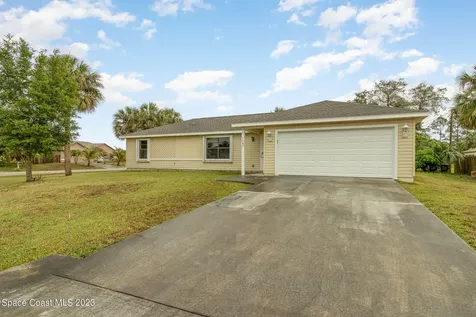 1587 Cass Avenue NW Palm Bay FL 32907