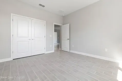 595 White Cap Court NW Palm Bay FL 32907