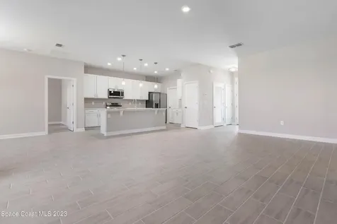 595 White Cap Court NW Palm Bay FL 32907