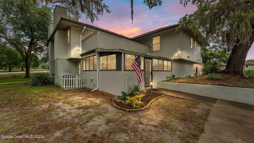 1931 Dipol Courtway Titusville FL 32780