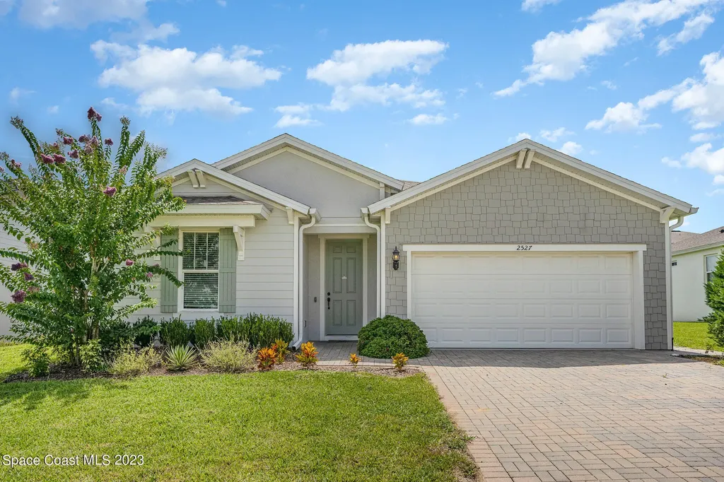 2527 Cliff Avenue Apopka FL 32712