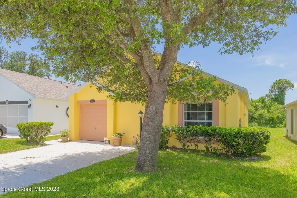 2078 Majestic Pine Court NE Palm Bay FL 32905