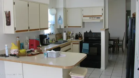 710 Hainey Street SW Palm Bay FL 32908
