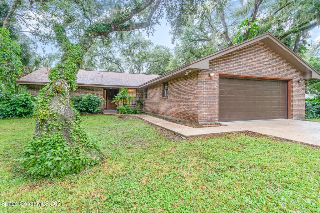 210 Narragansett Street NE Palm Bay FL 32907