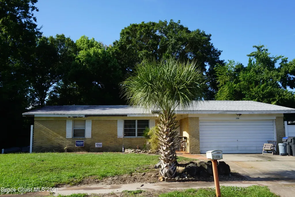 1735 S Lilac Circle Titusville FL 32796