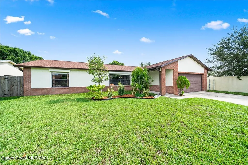 130 Cinnamon Lake Circle Melbourne FL 32901