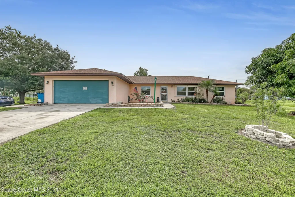 899 Pembroke Avenue NE Palm Bay FL 32907