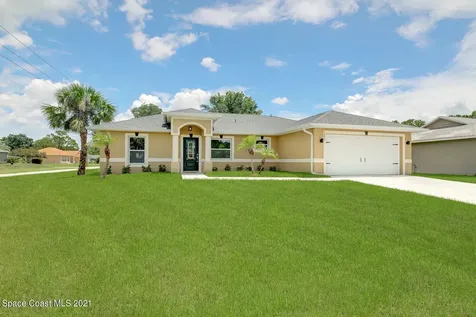 1043 Dusseldorf Avenue NW Palm Bay FL 32907