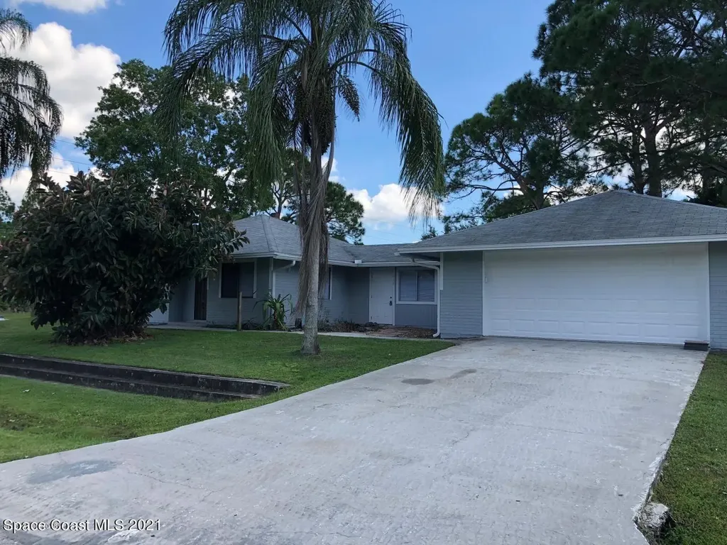 418 Entrada Street SE Palm Bay FL 32909