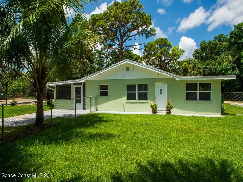 285 27th Avenue SW Vero Beach FL 32968