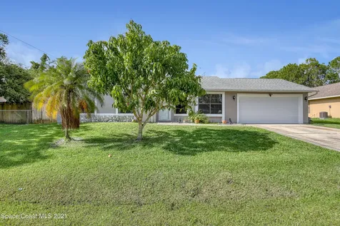 1710 Parrsboro Street NW Palm Bay FL 32907