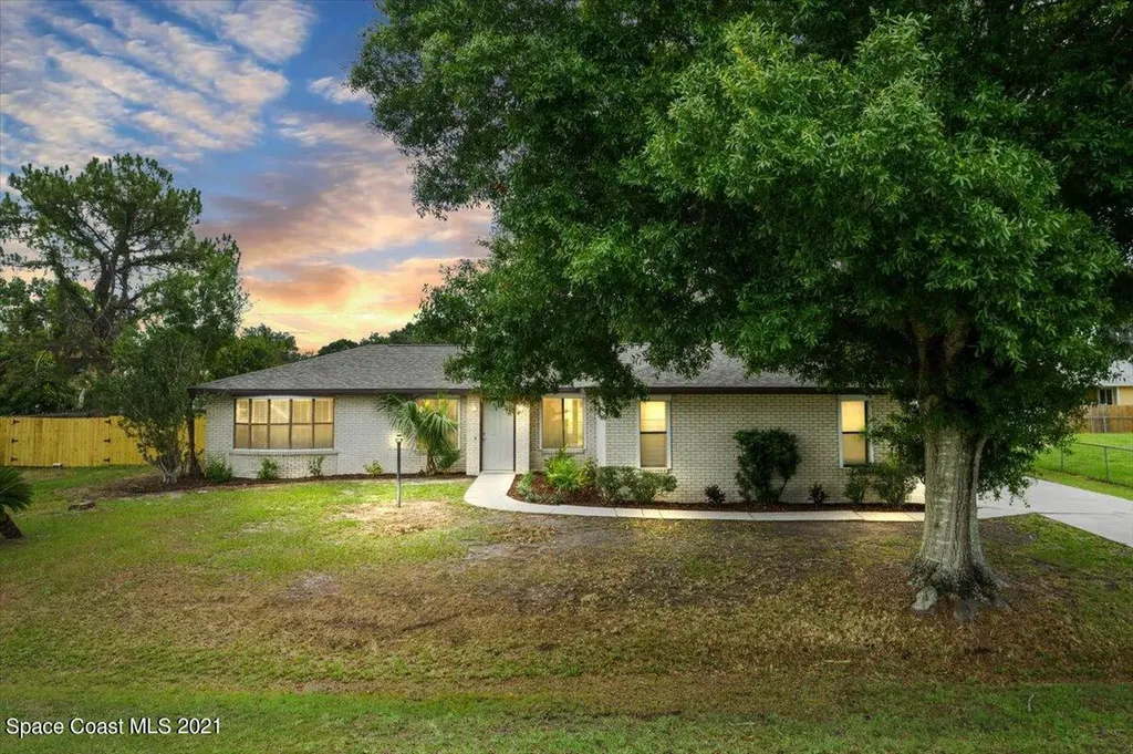 1041 Mina Avenue NE Palm Bay FL 32907