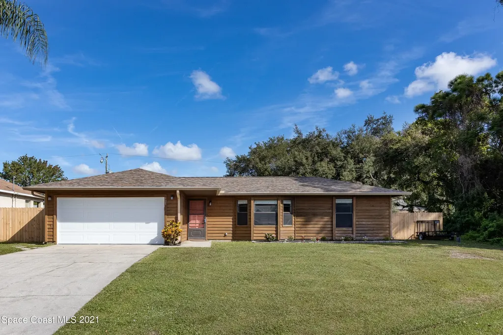 925 Canton Street NW Palm Bay FL 32907