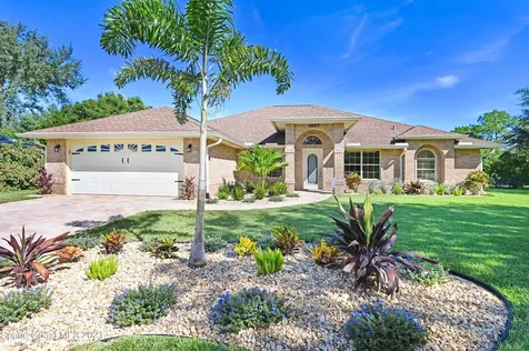 1697 Country Cove Circle Malabar FL 32950
