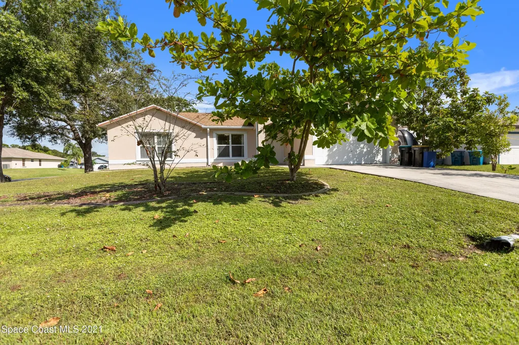 1495 Reed Street NW Palm Bay FL 32907